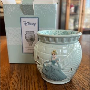 Scentsy wax warmer. Cinderella mini warmer